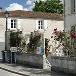 לינה וארוחת בוקר La Rochelle Et L'aunis 4*