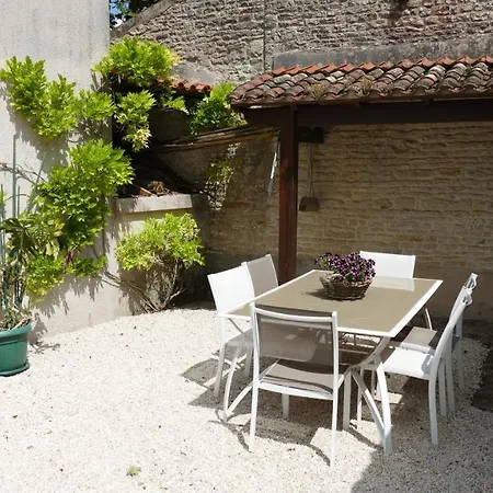 Bed & Breakfast La Rochelle Et L'aunis 4*