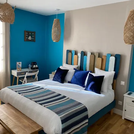 La Rochelle Et L'aunis Bed & Breakfast