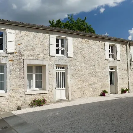 Bed & Breakfast La Rochelle Et L'aunis 4*