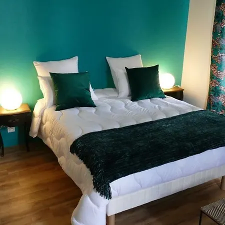 La Rochelle Et L'aunis Bed & Breakfast